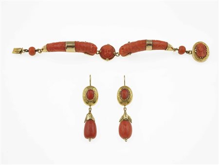 Bracciale ed orecchini con corallo montature in oro giallo 750/1000,...