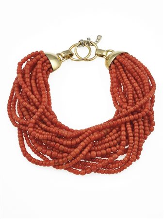 Girocollo a più fili di corallo fermezza in oro giallo 750/1000 con diamanti,...