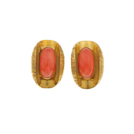 Orecchini con corallo montatura in oro giallo 750/1000, gr. 29,1 cm 3,0 x 2,1...