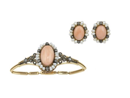 Demi-parure composta da orecchini e bracciale con corallo rose, piccole perle...