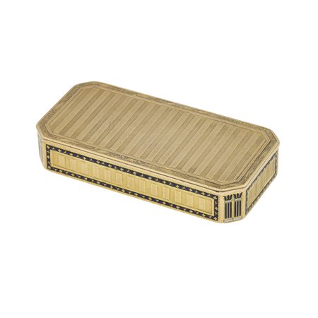 Scatola incisa con decoro in smalto blu oro giallo 14Kt. Numerata 2715....