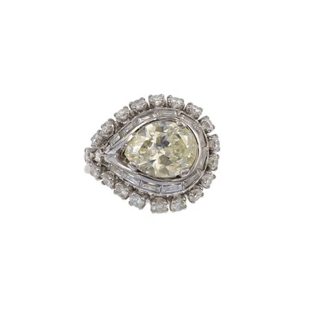 Anello con diamante taglio goccia di ct 1.80 circa e diamanti a contorno...