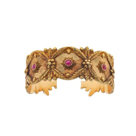 Buccellati. Bracciale rigido inciso con rubini taglio cabochon montatura in...