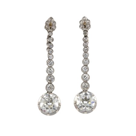 Orecchini pendenti con diamanti di vecchio taglio di ct 2.95 e 3.10 circa...