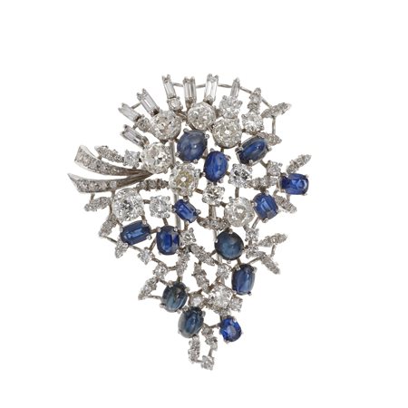 Spilla con diamanti di vecchio taglio e zaffiri montatura in oro bianco...