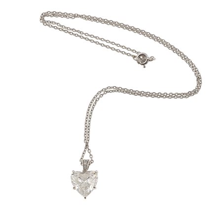 Villa. Pendente con diamante taglio cuore di ct 3.52, colore I,...