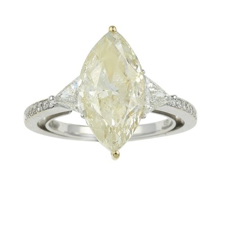 Anello con diamante taglio marquise di ct 5.08, natural fancy light yellow...