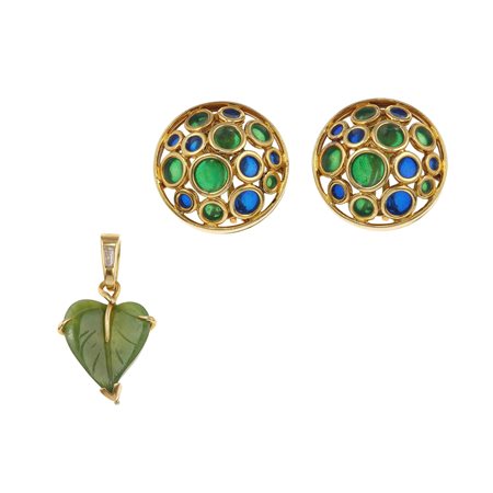 Lotto composto da un paio di orecchini con smalti e un pendente 'foglia' in...