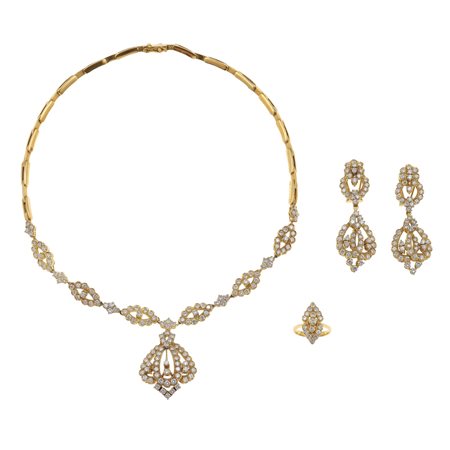 Parure composta da girocollo, orecchini ed anello con diamanti taglio...