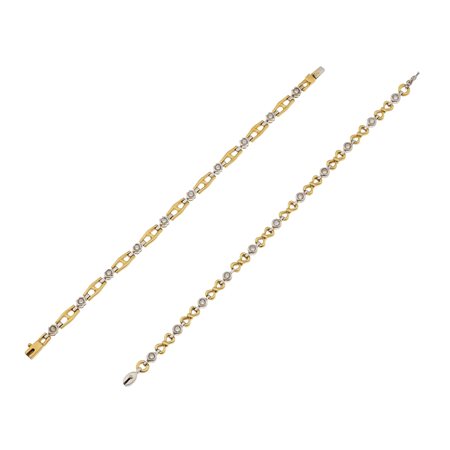 Coppia di bracciali con piccoli diamanti montature in oro giallo ed oro...