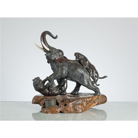 SEIYA GENRYUSAI, Elefante e tigri, Okimono in bronzo