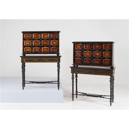 EBANISTERIA SICILIANA FINE XVIII SECOLO, Coppia di monetieri