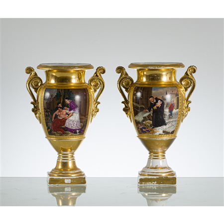 MANIFATTURA FRANCESE DEGLI INIZI XIX SECOLO, Coppia di vasi