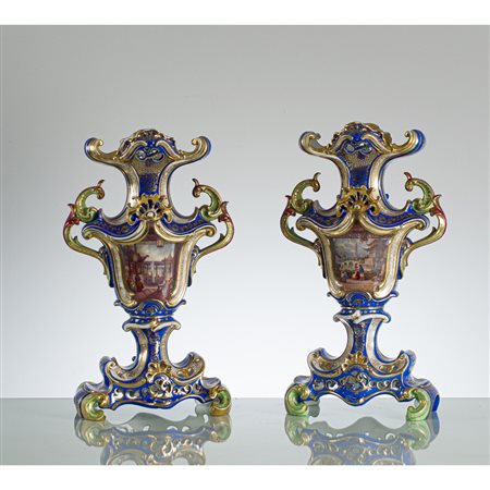 MANIFATTURA FRANCESE DEL XIX SECOLO, Coppia di vasi