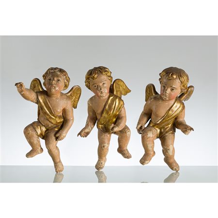 MANIFATTURA SICILIANA DEL XVIII SECOLO, Tre putti alati