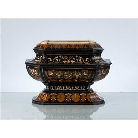 EBANISTERIA ITALIANA DEL XIX SECOLO, Importante scatola