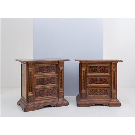 MANIFATTURA SICILIANA DEL XX SECOLO, Coppia di cassettoni