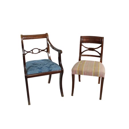 LOTTO DI 1 POLTRONA ED 1 SEDIA 