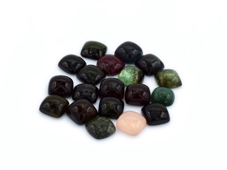 Lotto di tormaline naturali, colori misti, taglio cabochon,forma quadrata 10x10