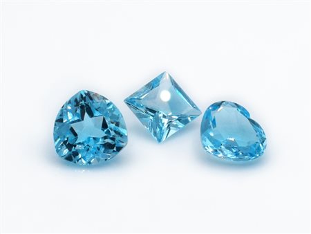 Lotto di topazi blu, tagli e misure miste