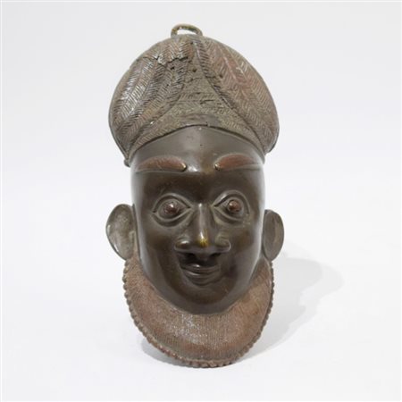 An African bronze mask