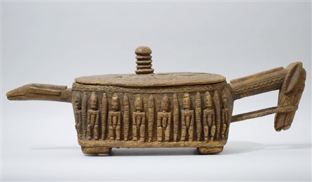 A large and rare African Aduno Koro container