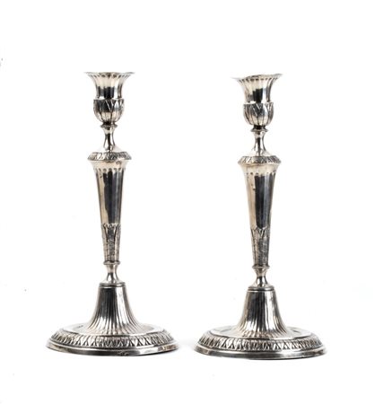 Coppia candelieri italiani in argento Genova, 1817 Altezza x diametro: 30,5 x...