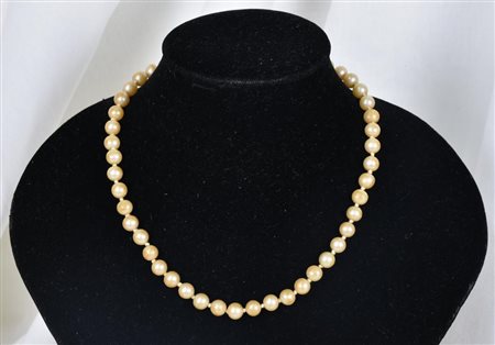 GIROCOLLO DI PERLE perle imitazione con fermezza a fiocco in metallo e pietre...