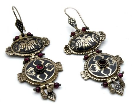 COPPIA DI ORECCHINI PENDENTI IN ARGENTONE DECORATI CON AQUILE BICEFALE...