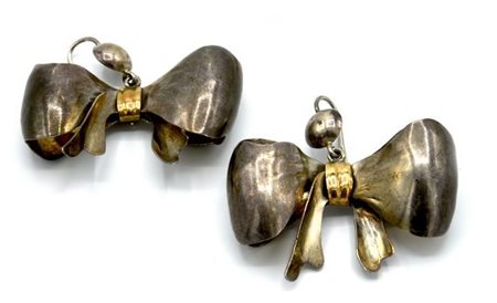 COPPIA DI ORECCHINI IN ARGENTO 925 MODELLATI A FIOCCO lunghezza cm 4