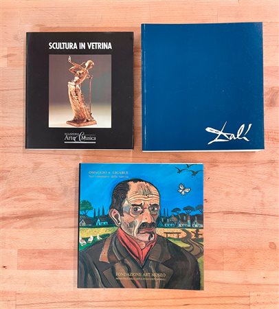 SALVADOR DALÌ E ANTONIO LIGABUE - Lotto unico di 3 cataloghi