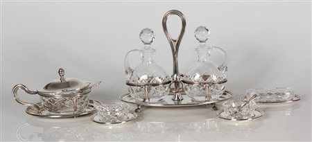 MANIFATTURA DEL XX SECOLO Servizio in argento. Argento. . Servizio composto...