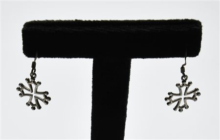 ORECCHINI A FOGGIA DI CROCI OCCITANE coppia di orecchini leggermente pendenti...