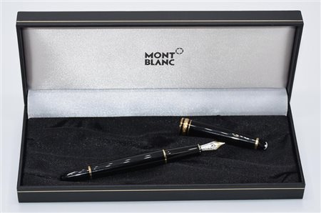 PENNA STILOGRAFICA MONTBLANC penna stilografica nera con pennino oro 14 ct....