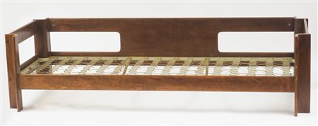 Sergio Asti (1926 - 2021) Divano a tre posti mod. "Zelda" 1970 ca. legno e...