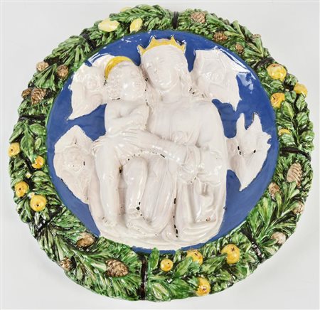 TONDO DI GUSTO ROBBIANO, metà del XX secolo ceramica smaltata, diam cm 40