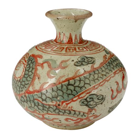 Cina
Bottiglia globulare con decoro di drago di tipo Swatow