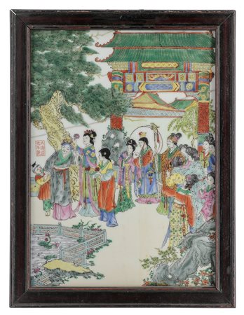 Cina
Placca con donne che celebrano una anziana, in cornice di legno 