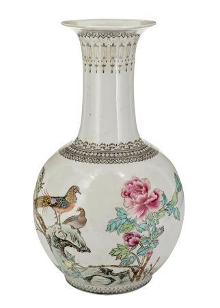 Cina
Vaso con decoro di fagiani e peonia
