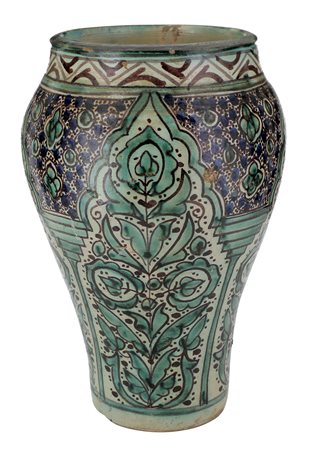 Persia. XIX secolo
Vaso con decoro architettonico e floreale