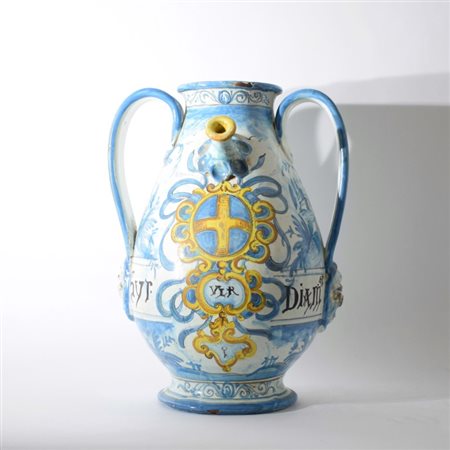 Grande orciolo biansato, tipo Savona in maiolica policroma