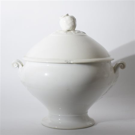 Piccola zuppiera Ginori, in porcellana bianca