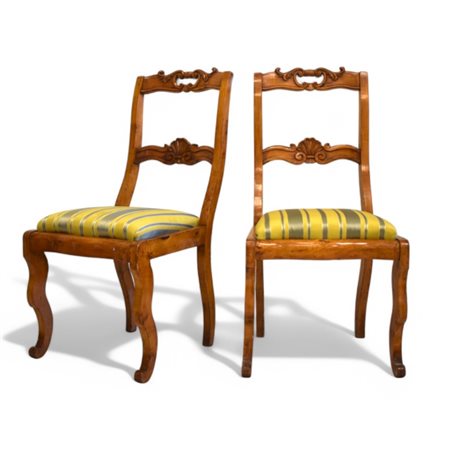 Otto sedie Luigi Filippo in legno di limone biondo