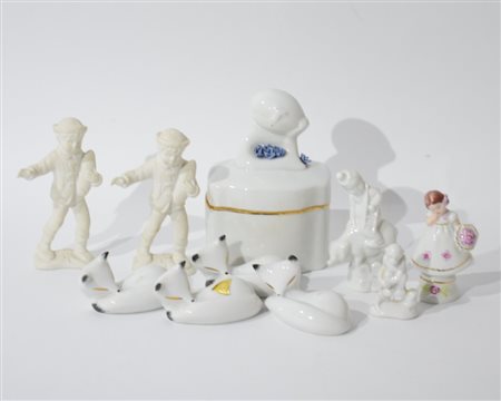 Lotto di curiosità in porcellana, Manifattura Royal Dux