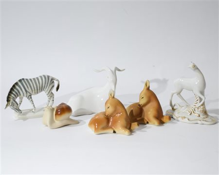 Sette statuette di animali in porcellana policroma, Manifattura Royal Dux