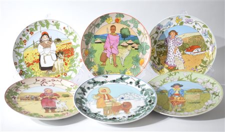 Serie completa di dodici piatti in porcellana policroma, Manifattura Royal Dux