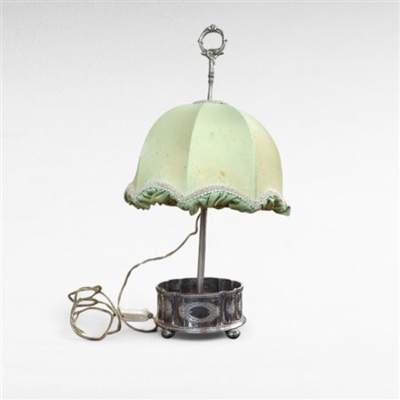 Lume da tavolo con base in metallo argentato