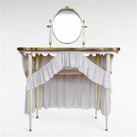 Toilette in legno laccato bianco, ottone e vetro Anni Cinquanta Specchio a...