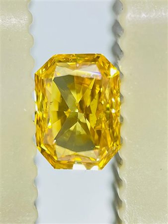 NATURAL POLISHED DIAMOND 0.46 FANCY VIVID ORANGE YELLOW -SI2 - GIA - 928-1