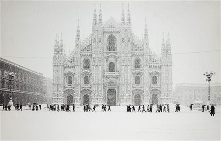 Virgilio Carnisio (1938)  - Milano, Piazza del Duomo, 1985